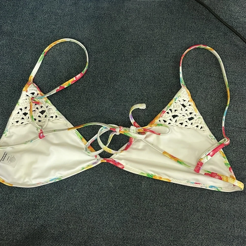 Frankie’s bikinis Tanner Shine Triangle Bikini Top size large